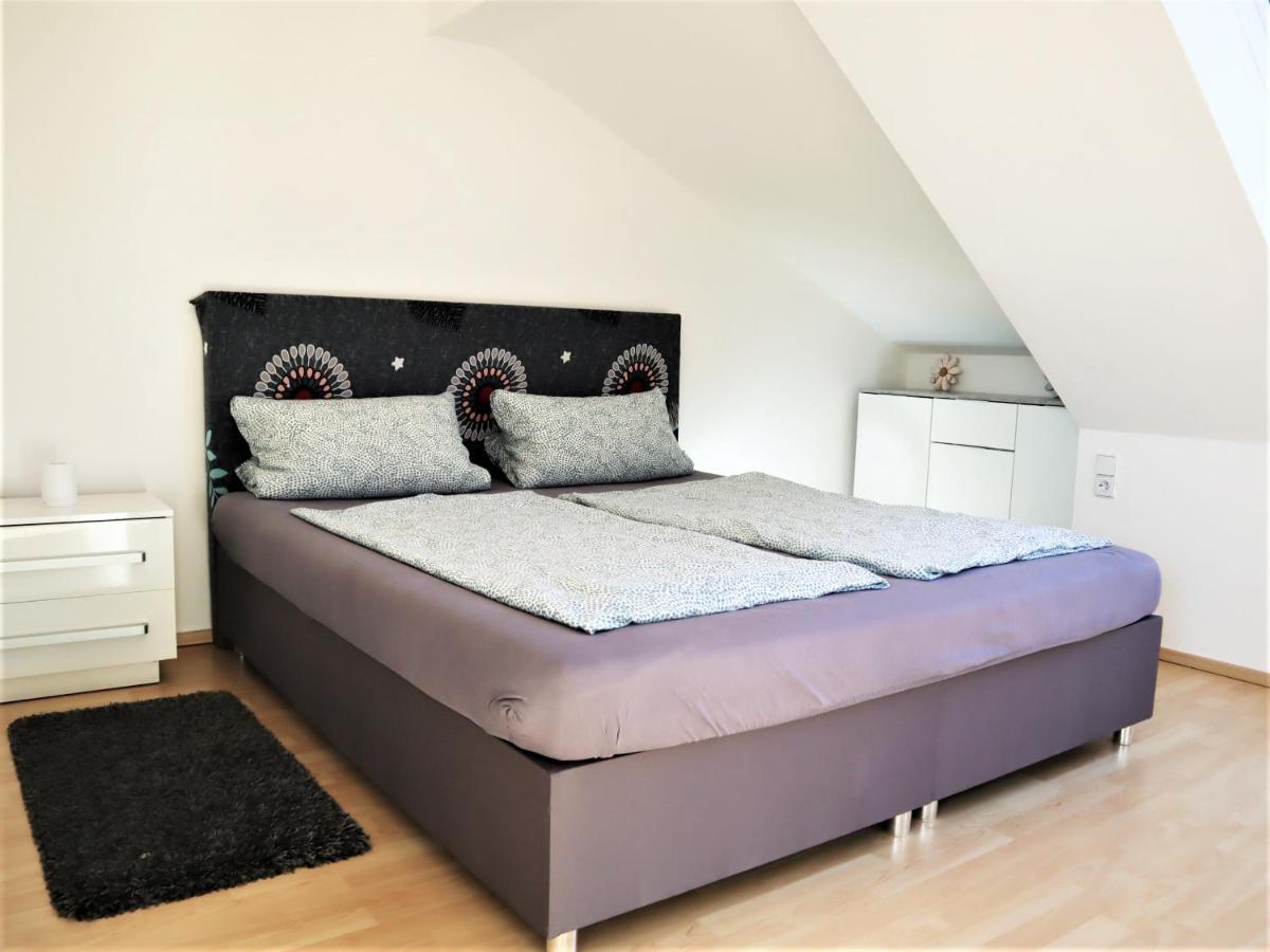 Kuschelige Dachgeschosswohnung Am Clarapark Leipzig Eksteriør bilde