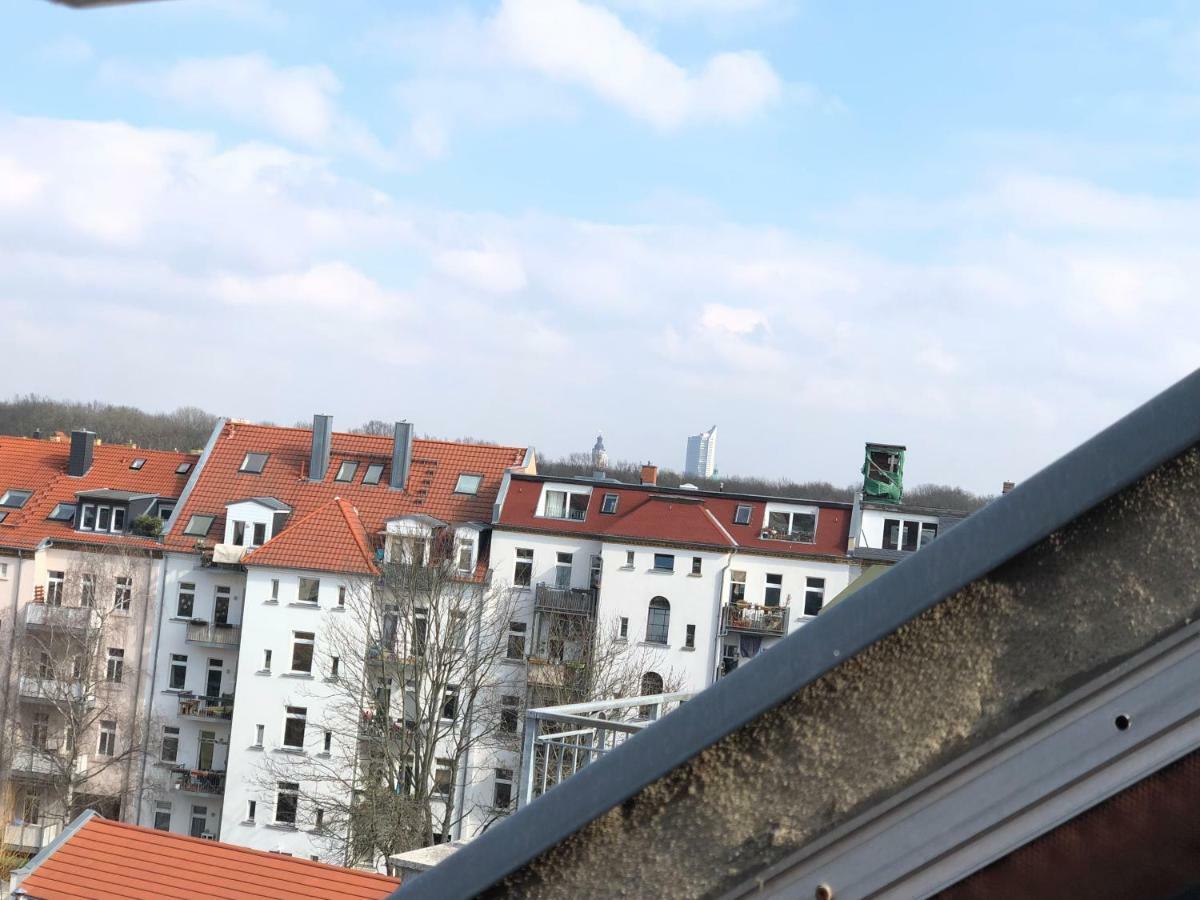 Kuschelige Dachgeschosswohnung Am Clarapark Leipzig Eksteriør bilde
